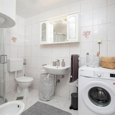 House With A Parking Space Valtura, - 24732 * بولا