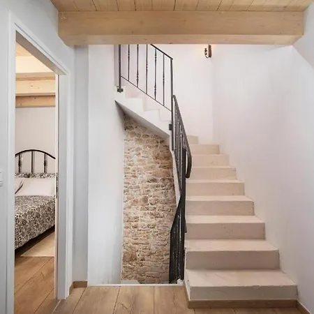 House With A Parking Space Valtura, - 24732