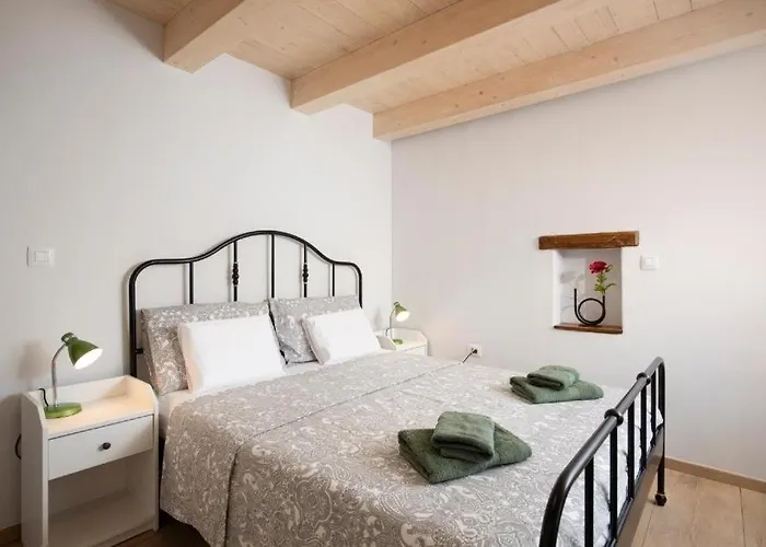 House With A Parking Space Valtura, - 24732