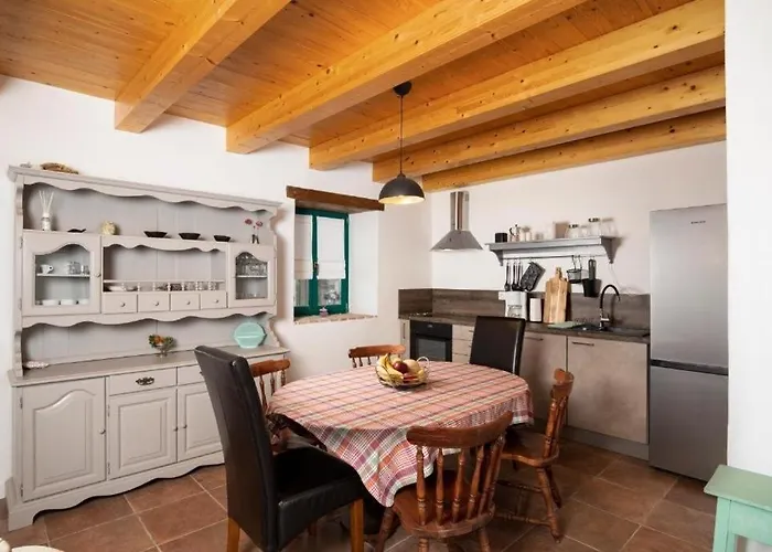 Будинок відпочинку House With A Parking Space Valtura, - 24732 *