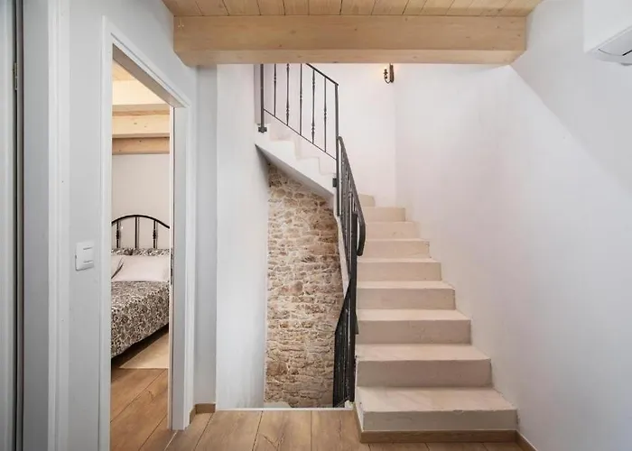 House With A Parking Space Valtura, - 24732