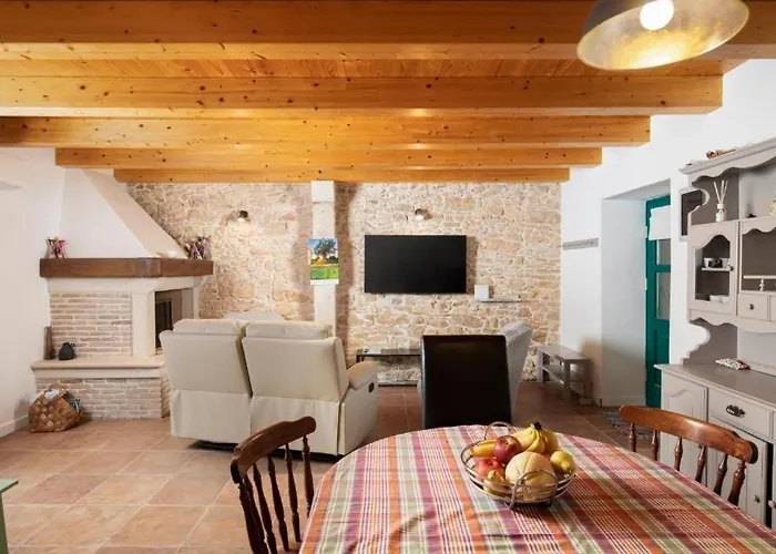 House With A Parking Space Valtura, - 24732 * Pula